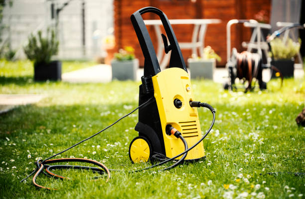 Best Roof Cleaning and Mildew Removal in Smithville, TX